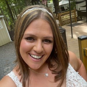 Meet your Posher, Leslie